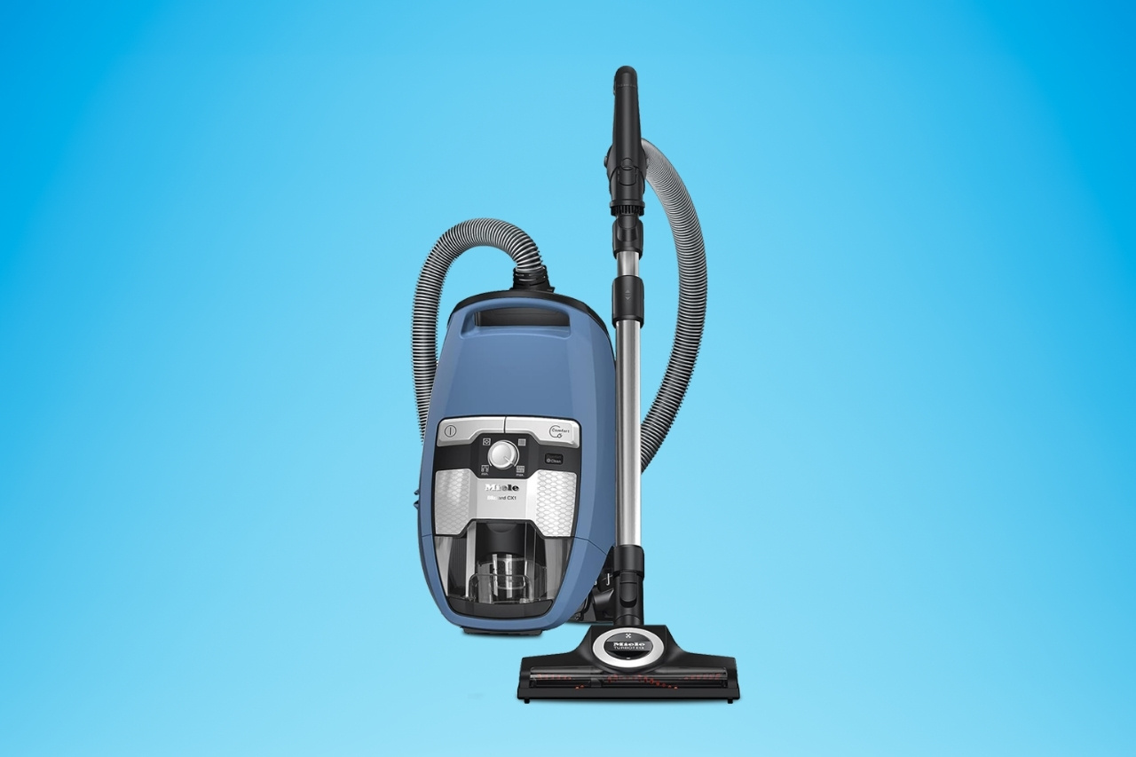 Canister Vacuum: Top 3 Picks for Powerful and Lightweight Cleaning Solutions
